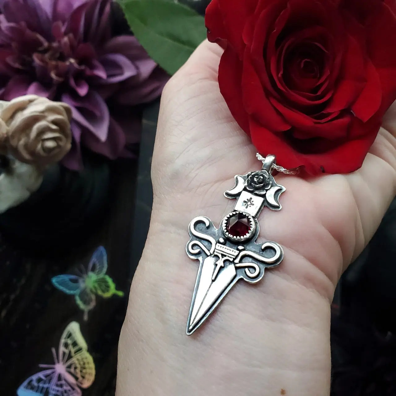 Queen of Roses - Blood of a Fae Review & Jewelry Inspo