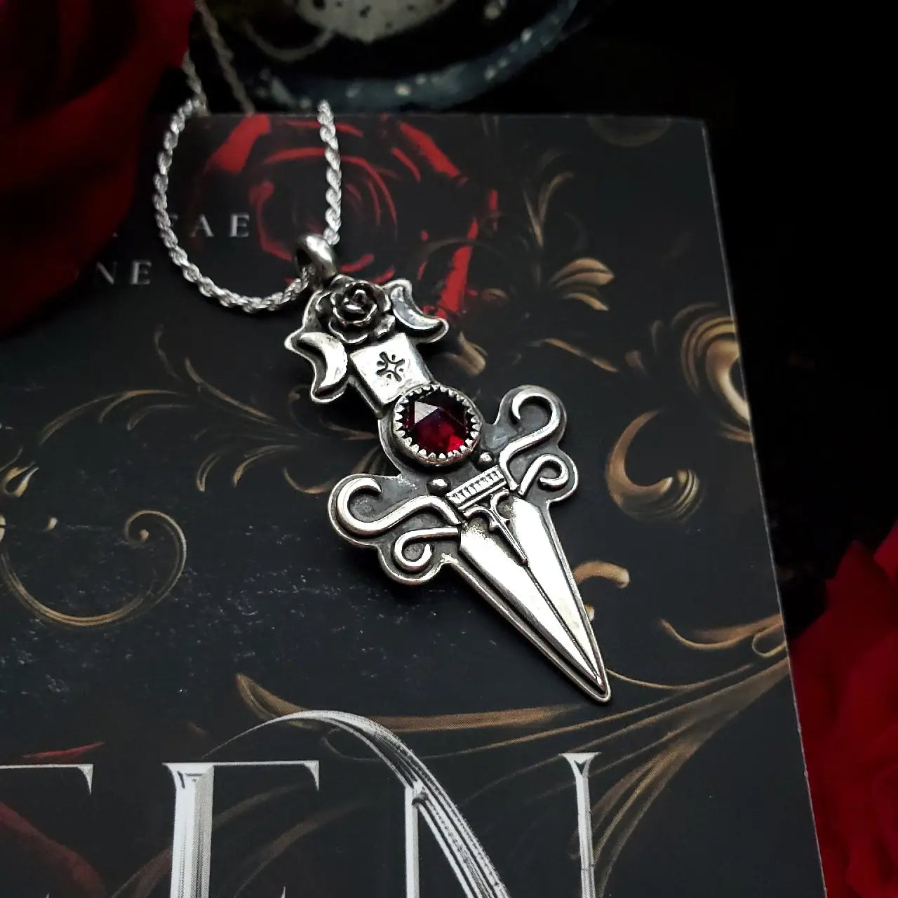 Queen of Roses - Blood of a Fae Review & Jewelry Inspo